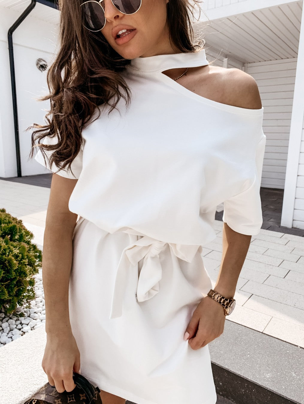 Simple solid color hanging neck short sleeve strap dress